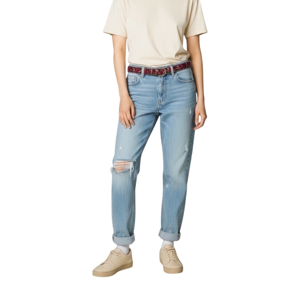 Anthropologie Pilcro and the Letterpress Distress Boyfriend Jeans With Boho Belt